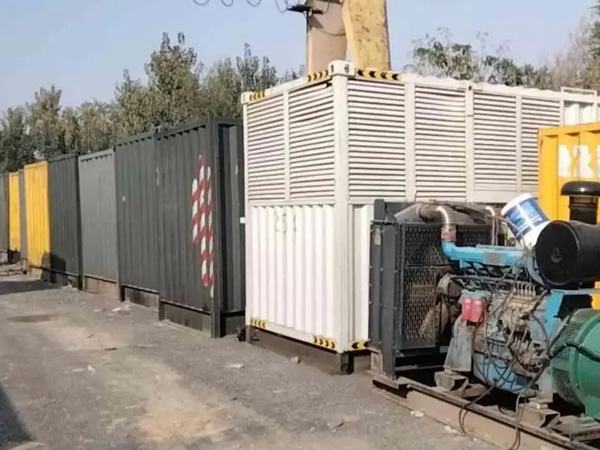 泗洪200KW柴油发电机机组每小时油耗是多少?